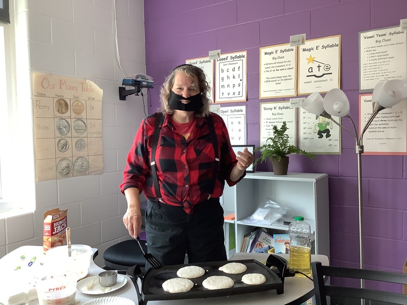 Paul Bunyan serving pancakes